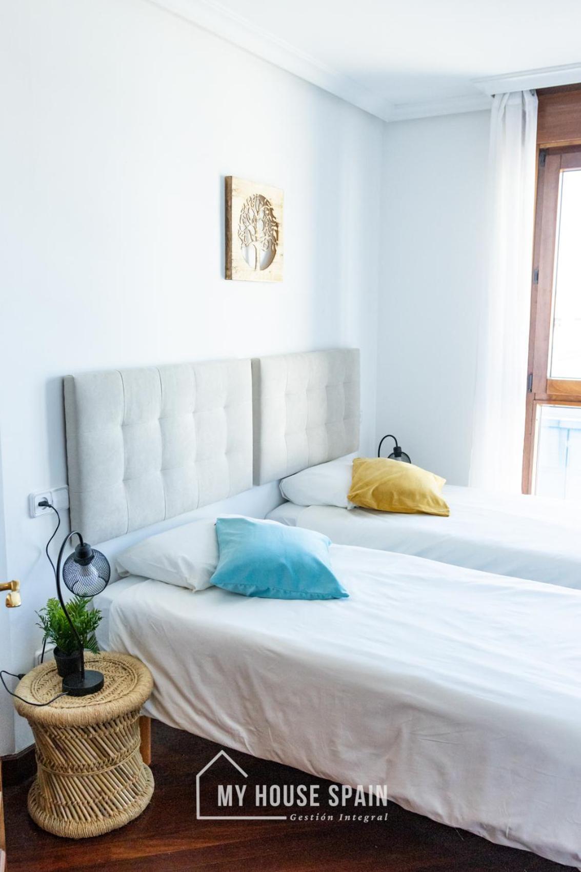 Myhousespain - Playa De Poniente, Con Vistas Al Mar Y Parking Gratuito กิฮอน ภายนอก รูปภาพ